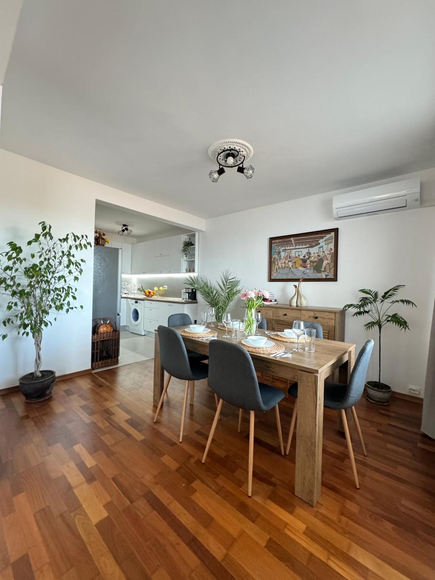 Kakavanen'S Sea View Apartment Baltsjik Buitenkant foto