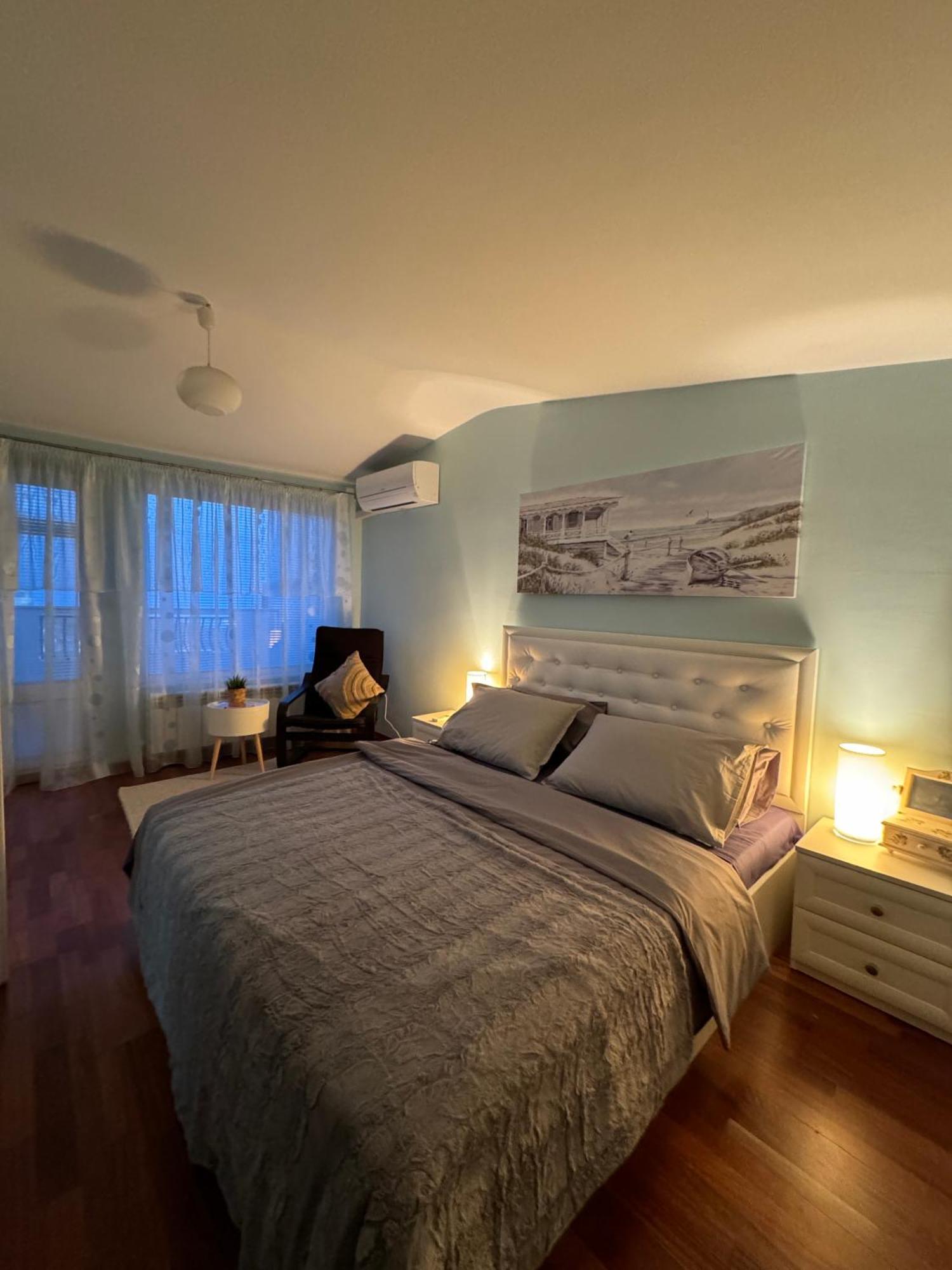 Kakavanen'S Sea View Apartment Baltsjik Buitenkant foto