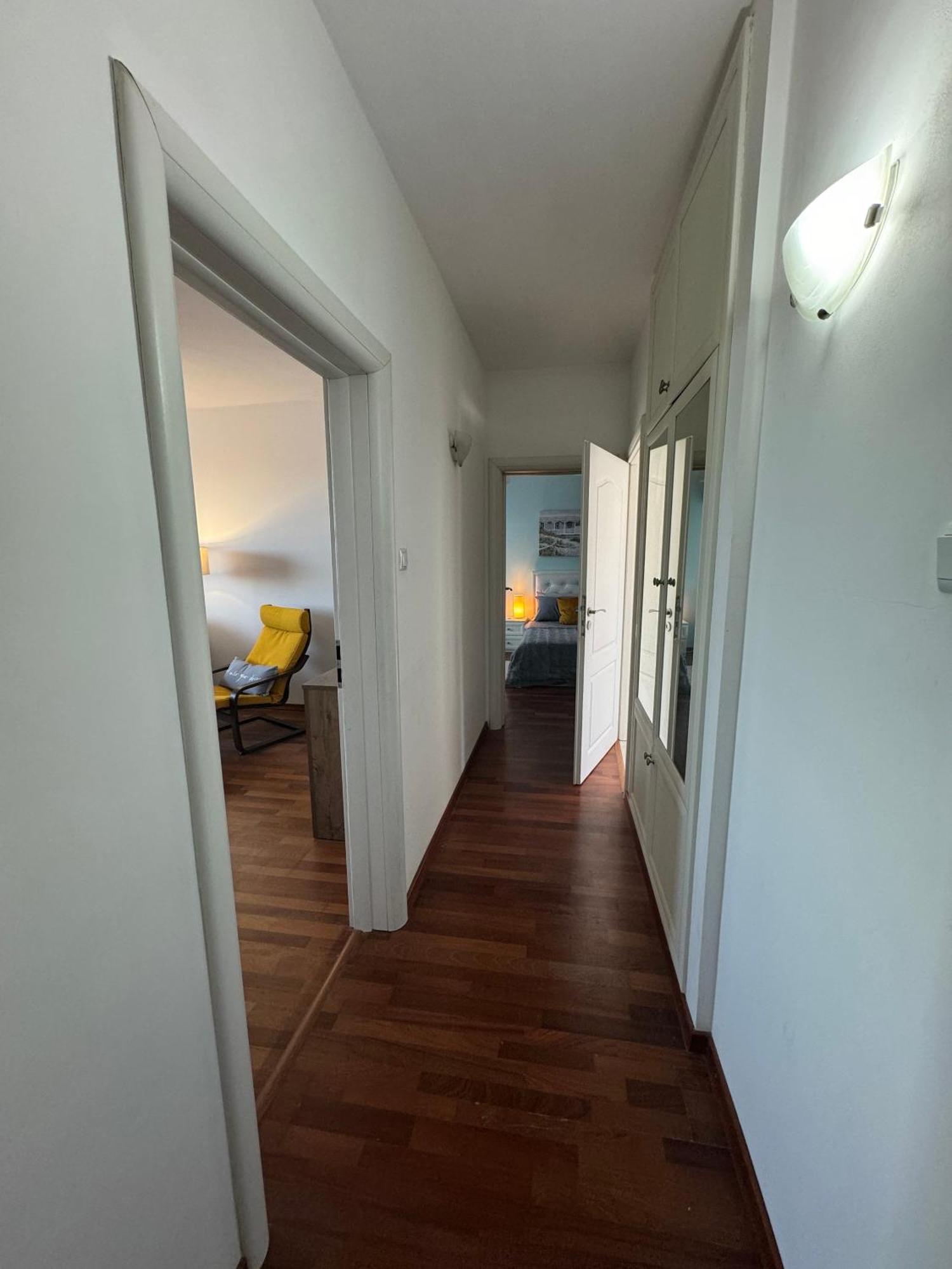 Kakavanen'S Sea View Apartment Baltsjik Buitenkant foto