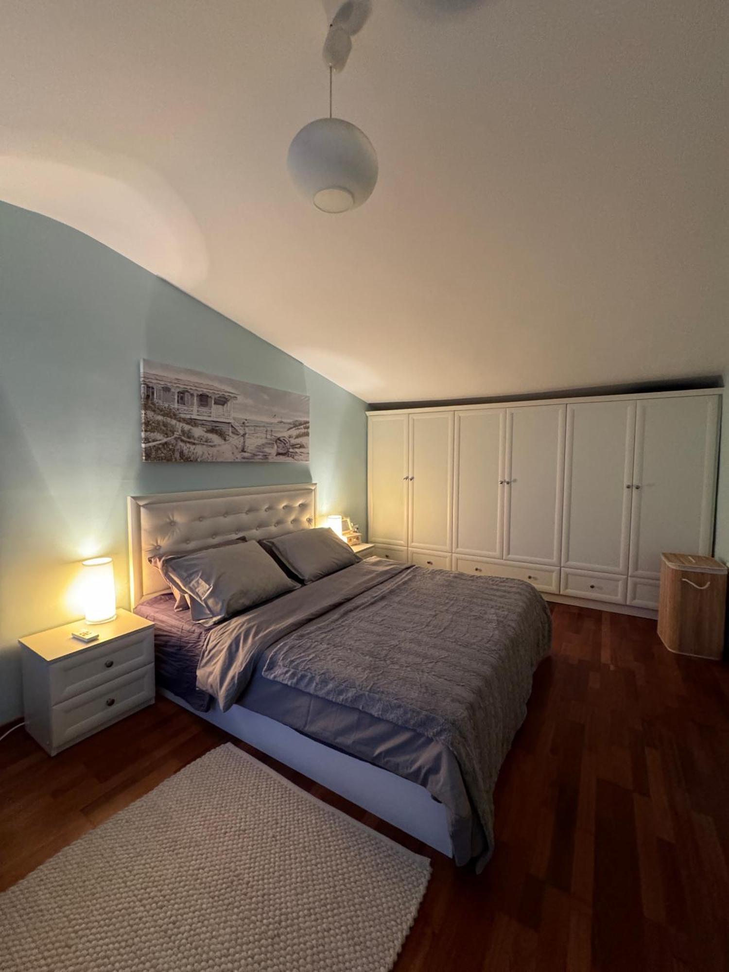 Kakavanen'S Sea View Apartment Baltsjik Buitenkant foto