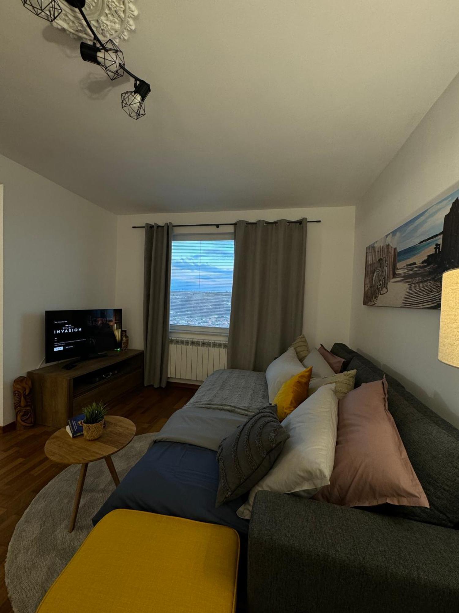 Kakavanen'S Sea View Apartment Baltsjik Buitenkant foto