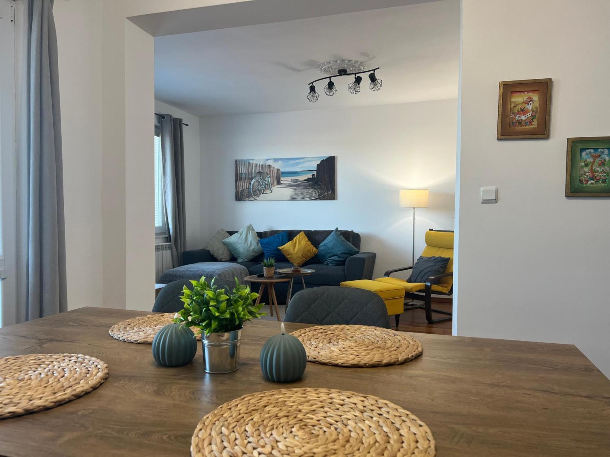 Kakavanen'S Sea View Apartment Baltsjik Buitenkant foto