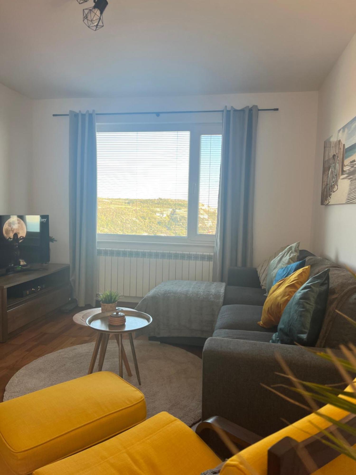 Kakavanen'S Sea View Apartment Baltsjik Buitenkant foto