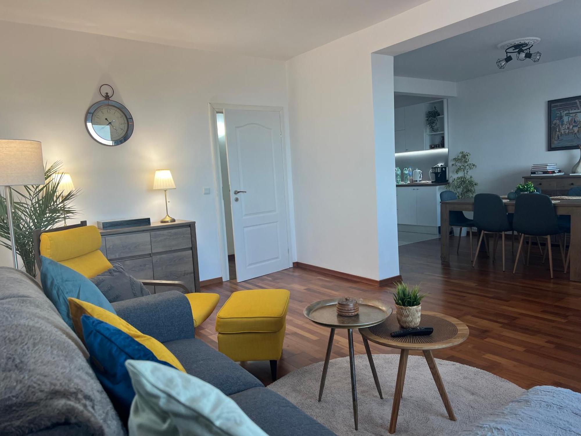 Kakavanen'S Sea View Apartment Baltsjik Buitenkant foto